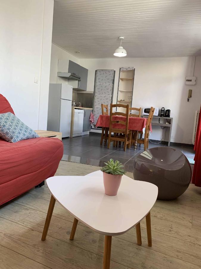La Madeleine - La Rochelle Apartment ลาโรแชล ภายนอก รูปภาพ